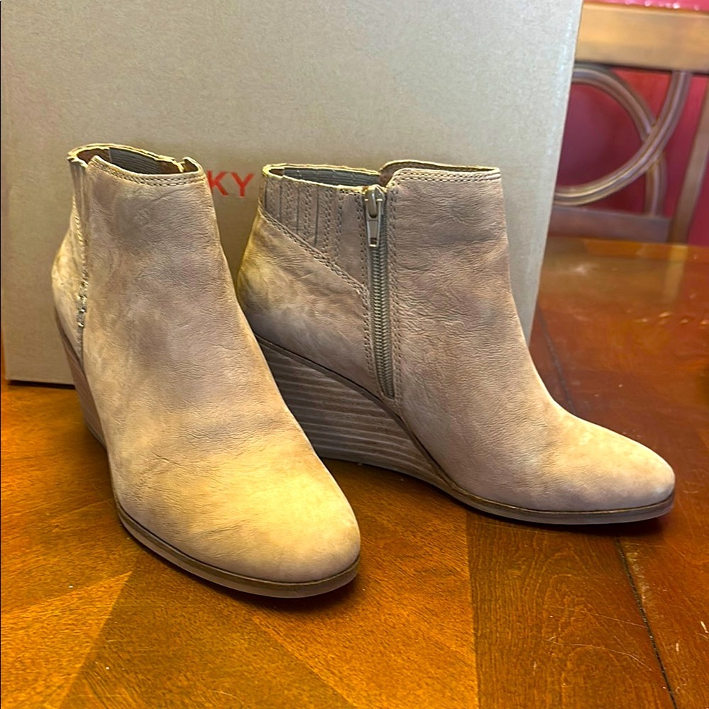 Lucky Brand Women's Tan Ankle Boots